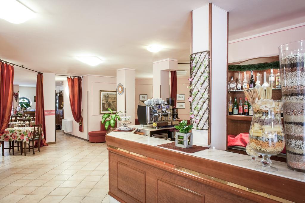 Hotel Fabbrini Аббадиа Сан Сальваторе Экстерьер фото