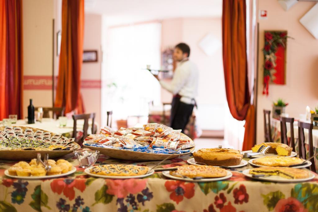 Hotel Fabbrini Аббадиа Сан Сальваторе Экстерьер фото