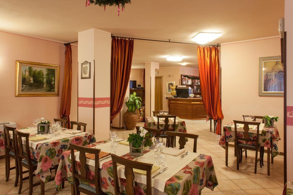 Hotel Fabbrini Аббадиа Сан Сальваторе Экстерьер фото