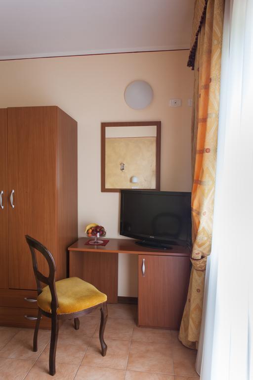 Hotel Fabbrini Аббадиа Сан Сальваторе Номер фото