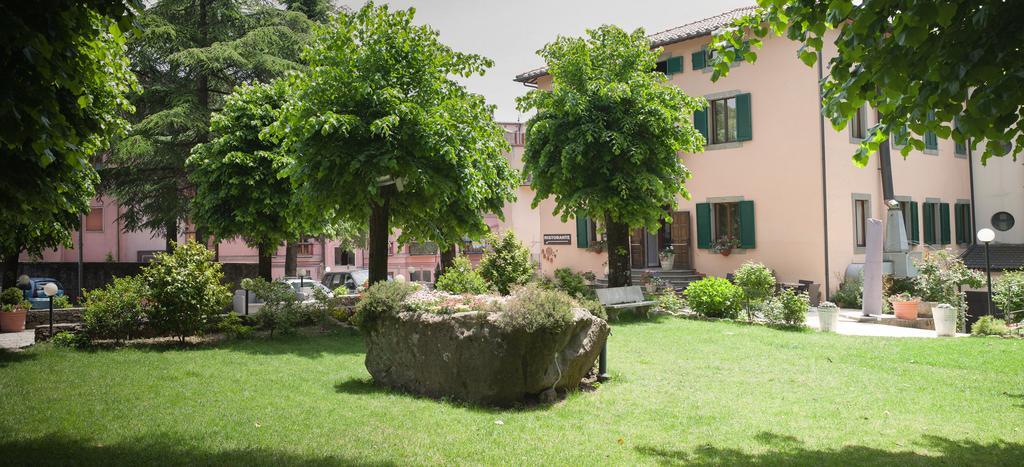 Hotel Fabbrini Аббадиа Сан Сальваторе Экстерьер фото