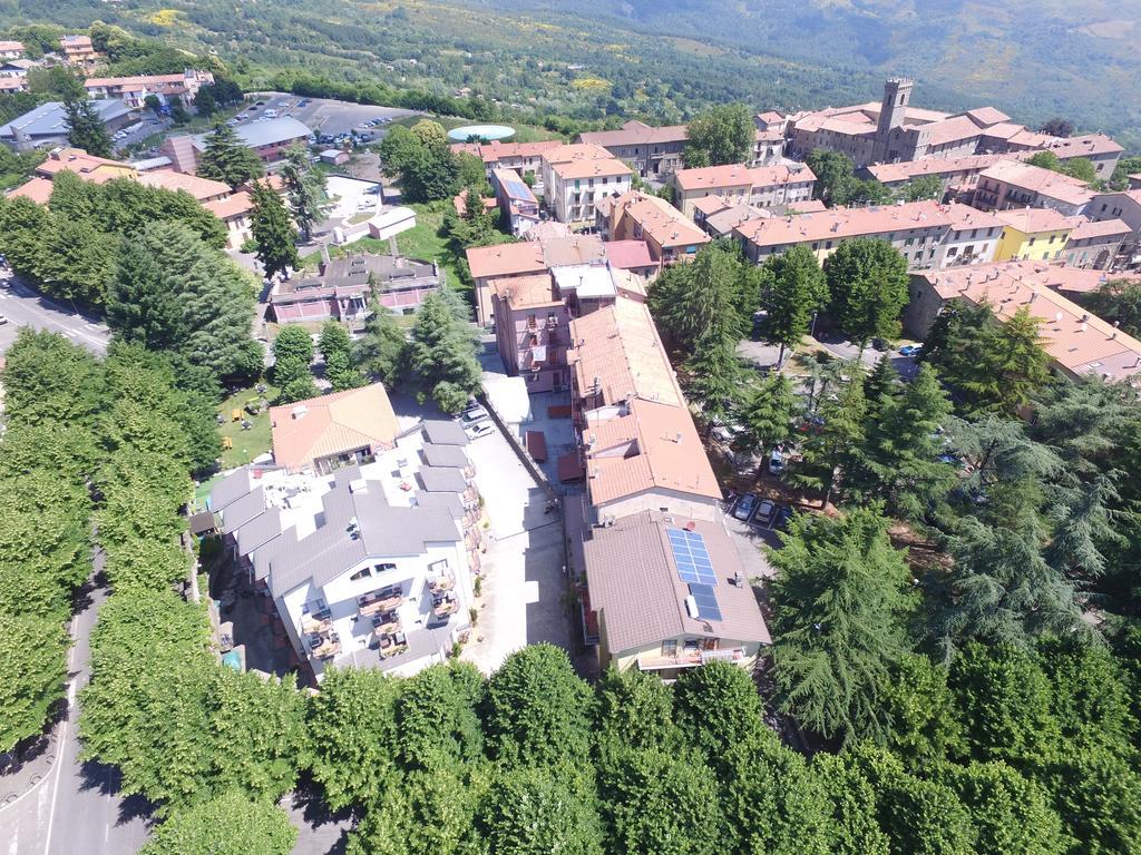 Hotel Fabbrini Аббадиа Сан Сальваторе Экстерьер фото