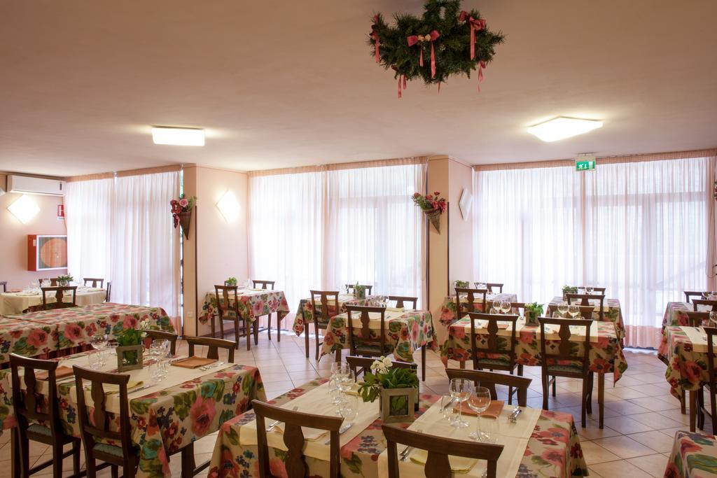 Hotel Fabbrini Аббадиа Сан Сальваторе Экстерьер фото