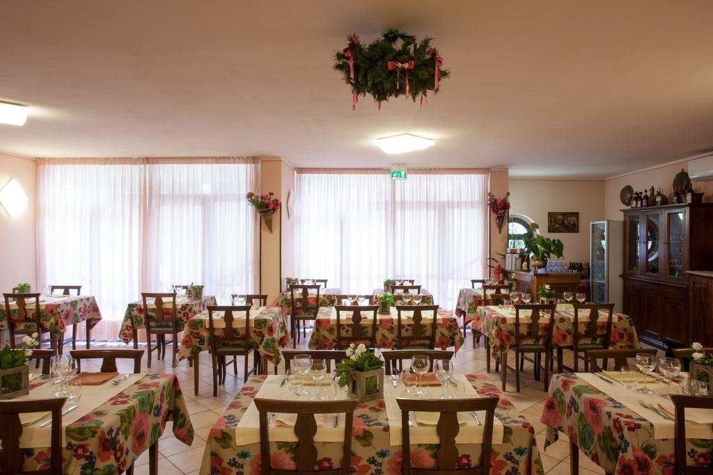 Hotel Fabbrini Аббадиа Сан Сальваторе Экстерьер фото